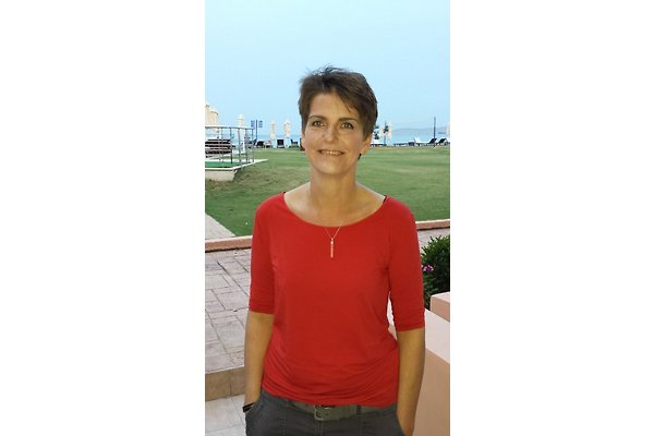 Frau J. Berndt Frau J. Berndt