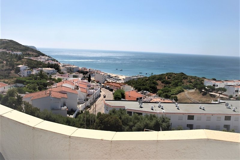 Balcón sur con vista al mar