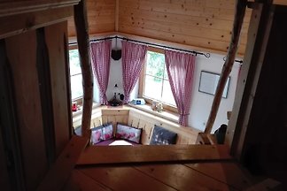 Hütte-Nicole neben Skiabfahrt