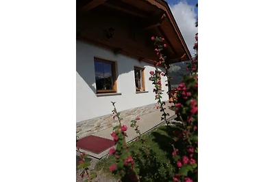 Hütte-Nicole direkt neben Skipiste