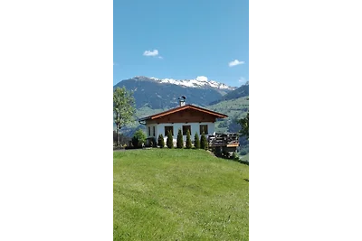 Hütte-Nicole direkt neben Skipiste