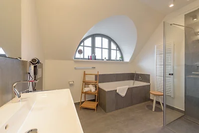 Casa con tetto di paglia di tipo C