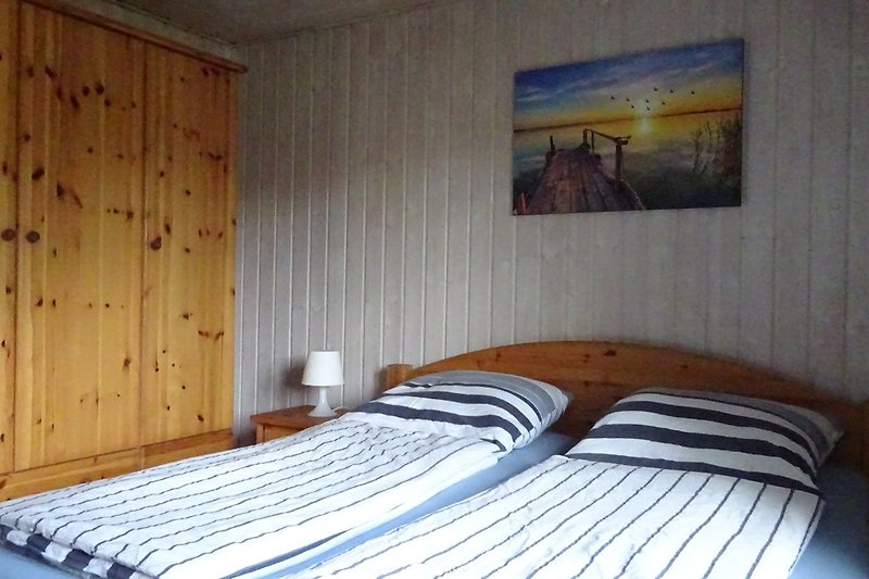Elternschlafzimmer mit Doppelbett 200x180 cm