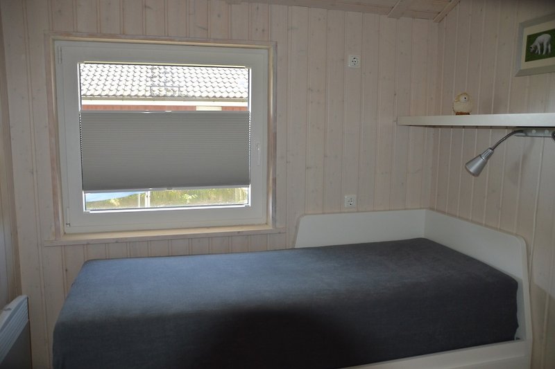 Schlafzimmer 3 mit einen Einzelbett zum Doppelbett ausziehbar