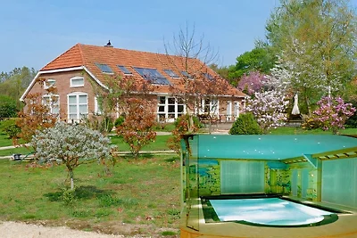 Haus Irsa, mit eigenem Pool, 11kWev