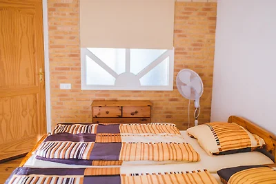 Haus Irsa, mit eigenem Pool, 11kWev