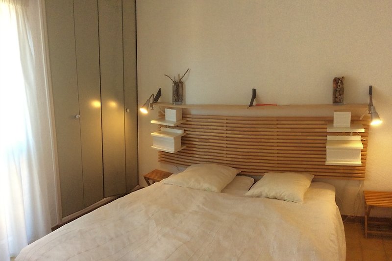 Schlafzimmer mit komfortablem Bett (2 Betten 90 x 200).