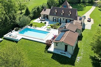Luxe villa, centraal gelegen in een prachtig domein.