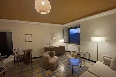Casa Bensa, Parasio