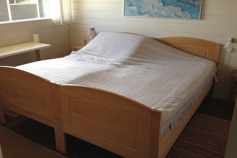 Das zweite Schlafzimmer ist auch mit Verstellbaren Betten ausgestattet. Auch Meerblick von diesem Zimmer