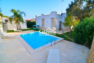 Villa Nadia with pool and garden