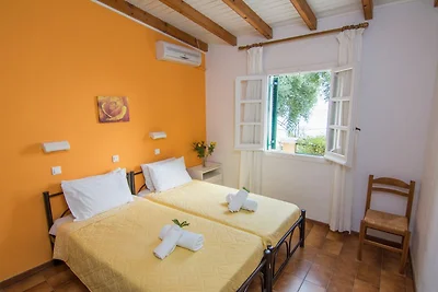 Eleni's Apartments