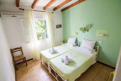 Eleni's Apartments
