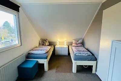 Ferienhaus Schakelvilla und Boot