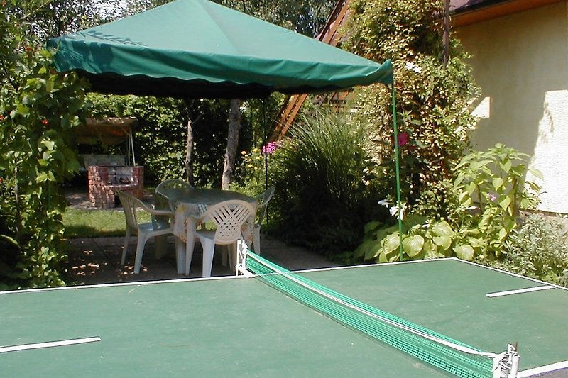 Garten mit Grillplatz, Tischtennis,Gartenmöbel,Hollywood-schaukel
