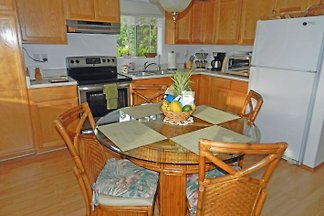 Hale Kea Cottage cosy for 2 people.