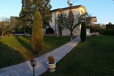 Appartamento in villa, ampio giardino