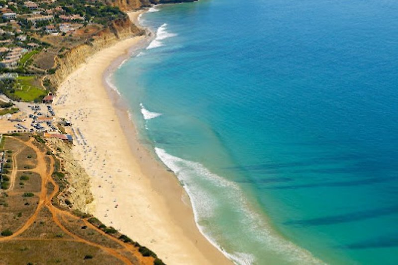 Der nächste Strand: Praia do Porto de Mós, Badestrand, 2 gute Restaurants