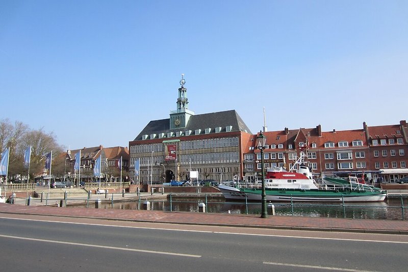 Emden/Rathaus und Delft