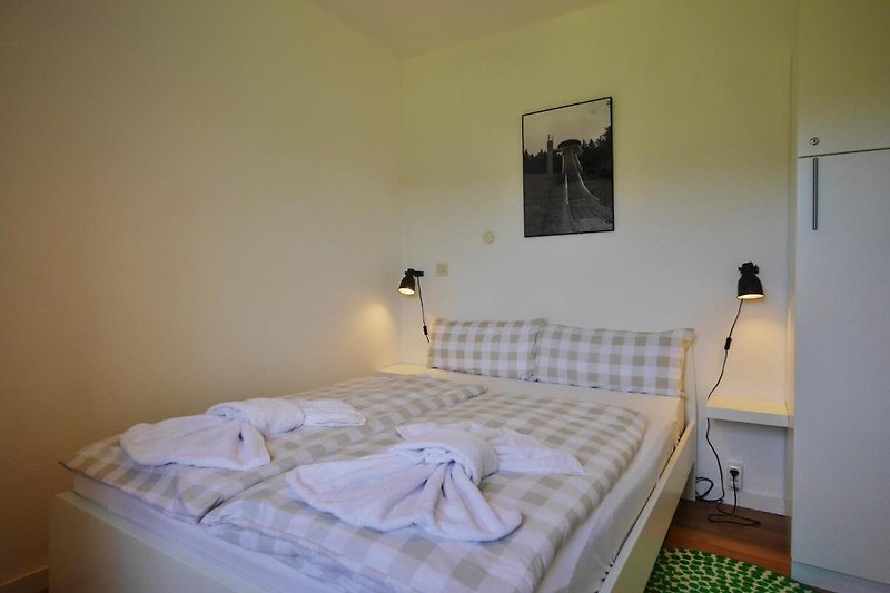 Fewo Sauerlandglück - Schlafzimmer mit Französischem Bett