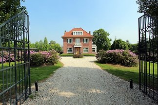 Villadelux McArthur