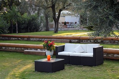 Villa mit Pool und Garten
