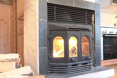 Moderna casetta di legno nello Jämtland