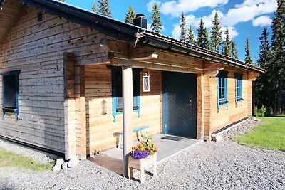 Moderna casetta di legno nello Jämtland