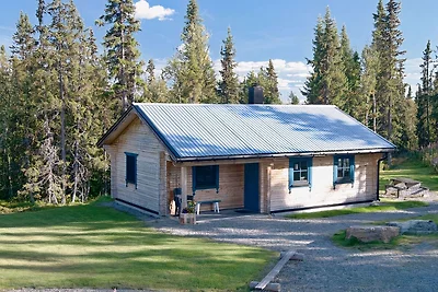 Moderna casetta di legno nello Jämtland