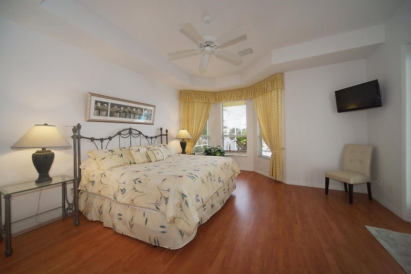 Master Schlafzimmer der Villa in Cape Coral, FL