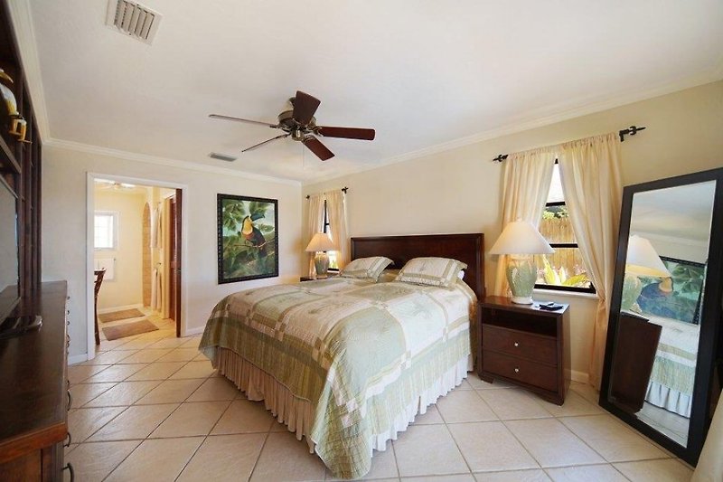 Master Schlafzimmer der Villa in Cape Coral, FL