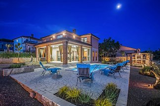 Villa di lusso a Linardici con piscina