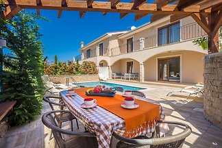 Villa DIJANA mit Pool