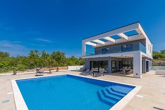 Luxus Villa Quadra mit Pool