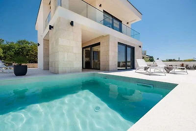 Villa AMARIS mit privatem beheiztem Pool