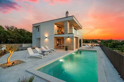 Villa AMARIS mit privatem beheiztem Pool