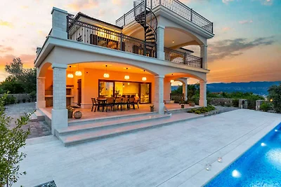 Luxusvilla GLABROVA mit Pool, Whirlpool und...