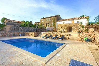 Schöne Villa MAY mit Pool