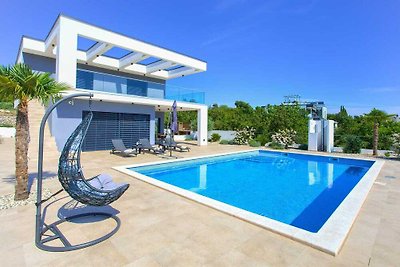 Luksusowa Villa Quadra z basenem