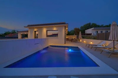 Villa QUARNARO mit beheiztem Pool