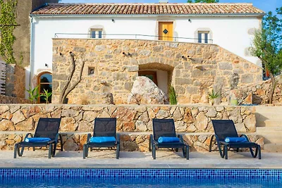 Schöne Villa MAY mit Pool