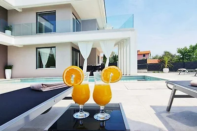 Villa LA VIE mit privatem Pool