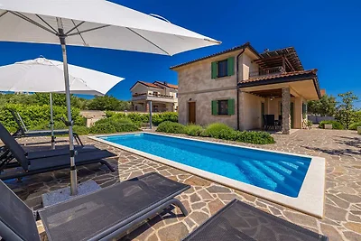 Rustikalna Villa Bellamare s bazenom