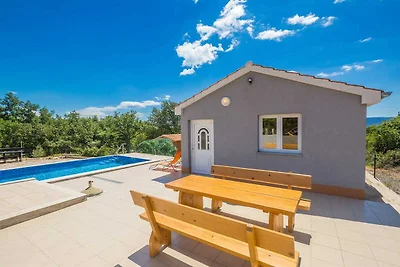 Appartamento Boro con piscina