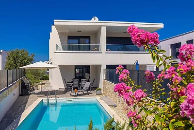 Villa LARUS