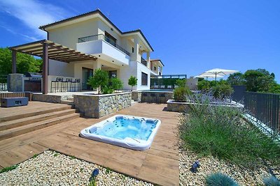 Villa LADY con piscina riscaldata, jacuzzi e...