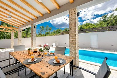 Villa SANDRINA mit beheiztem Pool