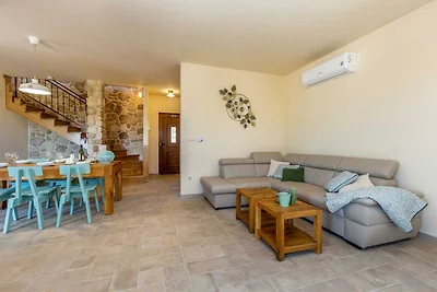Rustikalna Villa Bellamare s bazenom