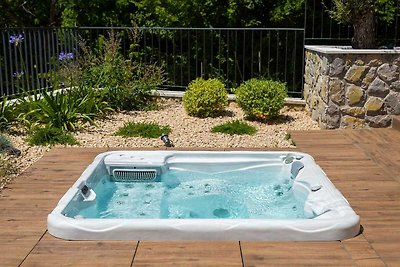 Villa LADY con piscina riscaldata, jacuzzi e...