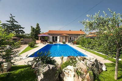 Schöne Villa Maja mit Pool, Sauna und Jacuzzi
